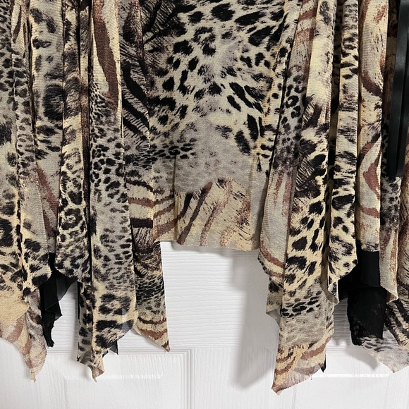 cheetah asymmetrical bottom skirt with lace detail - Picture 5 of 5